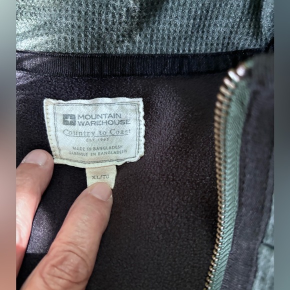 Mountain warehouse men’s sweater, extra large, excellent condition - Picture 2 of 4